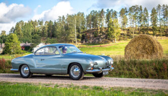 1957 Volkswagen Karmann Ghia pellon laidalla