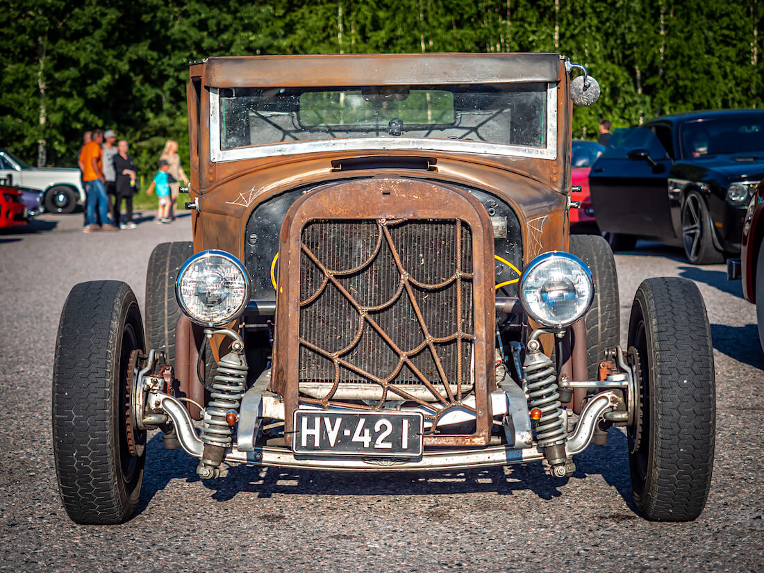 1929 Essex 4d Standard rat rod edestä