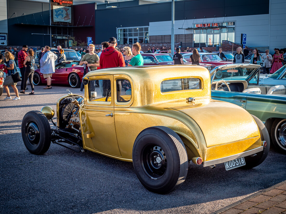 1933 Chevrolet 2d Coupe rodin V8-moottorilla