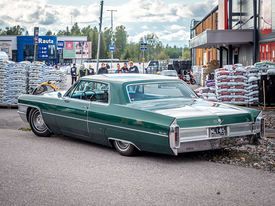 1965 Cadillac Coupe DeVille jenkkiauto