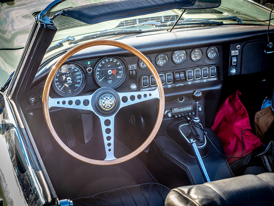 1970 Jaguar E-Type urheiluauton kojelauta