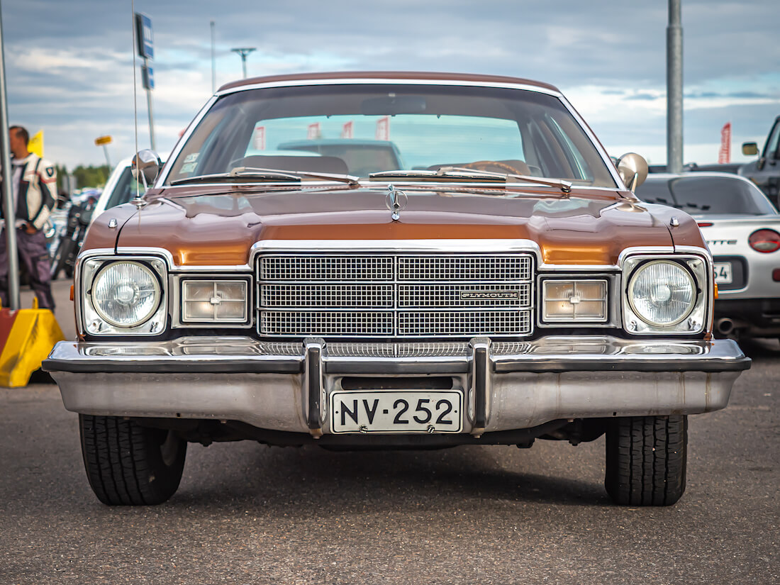 1976 Plymouth Volare Special Coupe edestä