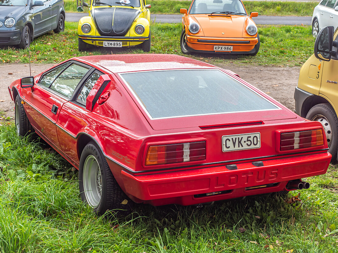 Punainen 1985 Lotus Esprit