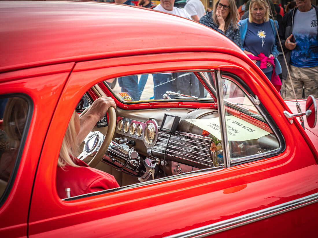 1941 Chevrolet Master Deluxe Coupe sisustus