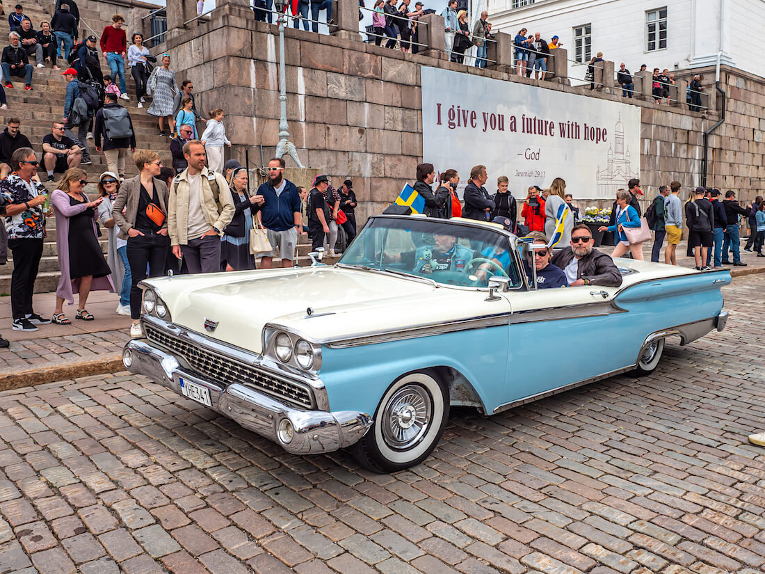 1959 Ford Galaxie Skyliner 500 avojenkki