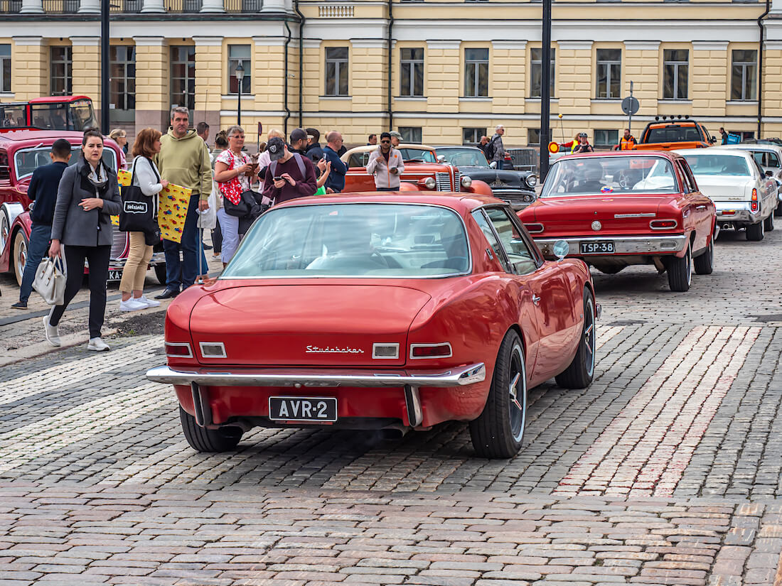 1963 Studebaker Avanti R2 takaa