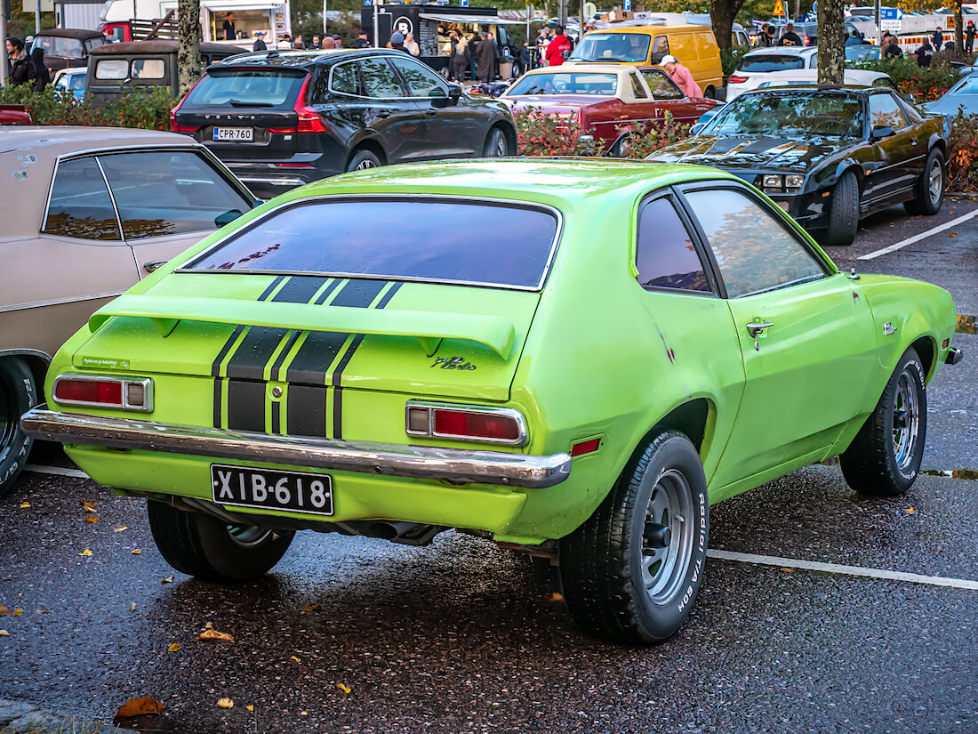 1971 Ford Pinto 1.6L takaa