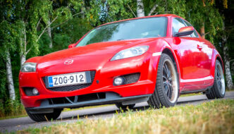 Punainen 2004 Mazda RX-8