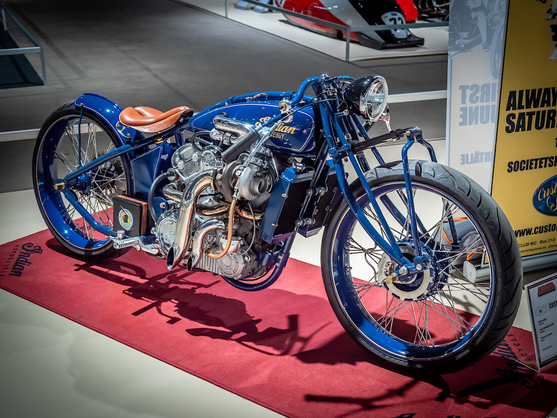 Indian Super Scoutin väriksi valikoitui historiallinen Springfield blue. Springfieldissä Oscar Hedström esitteli ensimmäisen Indianin ja sinne myös rakennettiin Indianin ensimmäinen moottoripyörätehdas. 