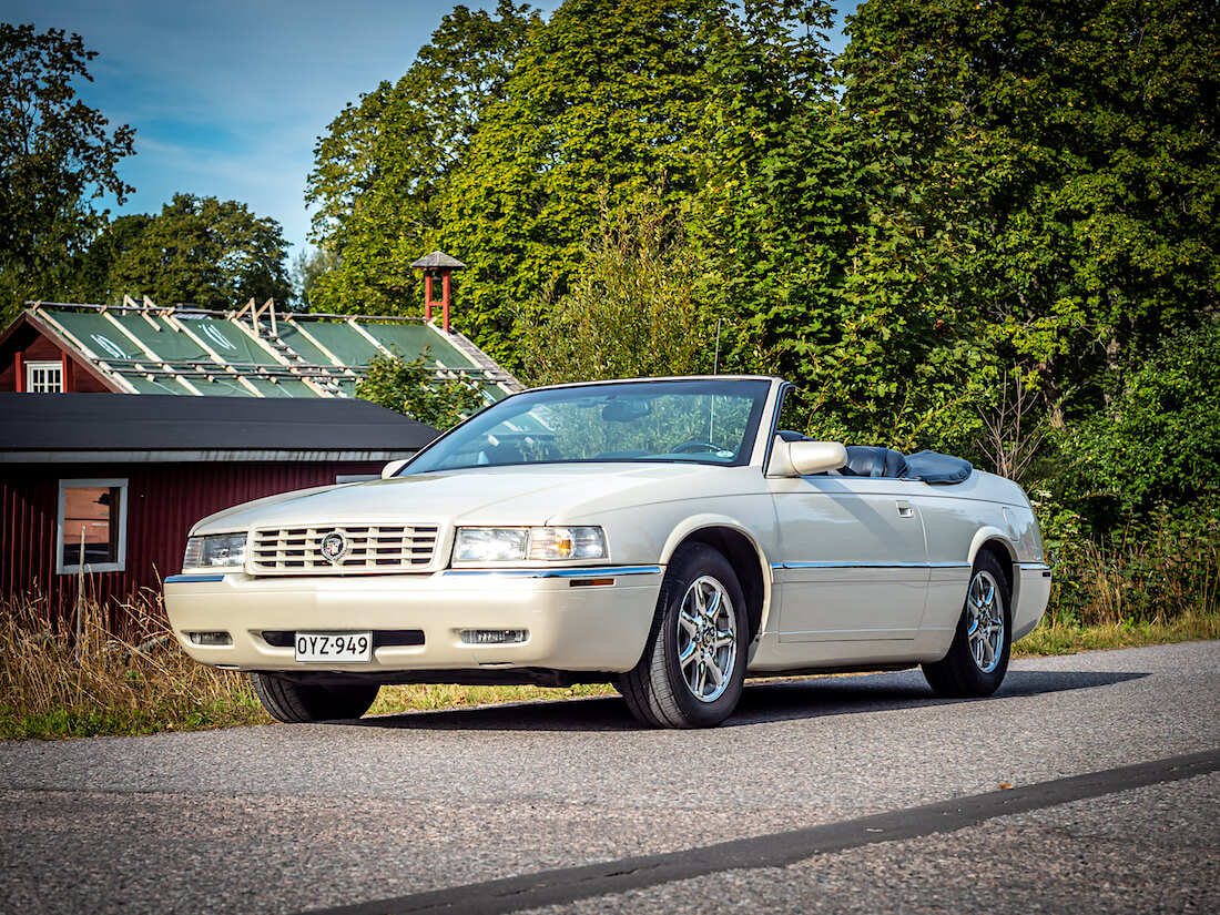 1998 Cadillac Eldorado ETC Convertible katto alhaalla