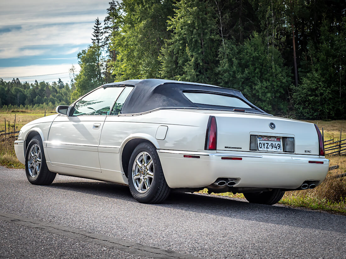 1998 Cadillac Eldorado ETC Convertible katto ylhäällä