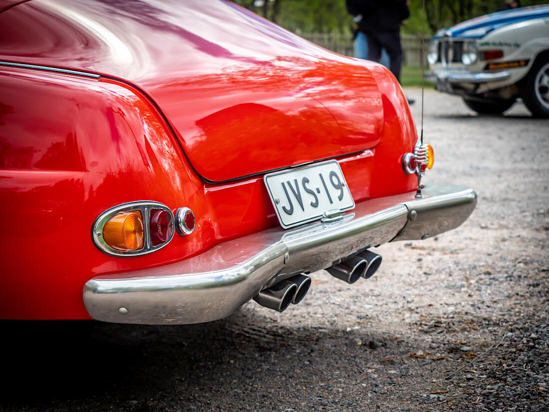 Punainen 1976 Saab 96 Custom Coupe perä