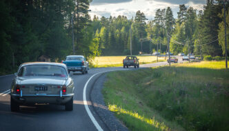 Vanhoja autoja Tuusulan maaseudulla