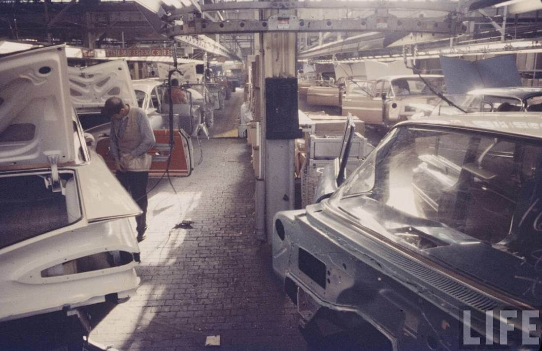 Kokoonpanolinja Chevroletin tehtaalla vuonna 1959