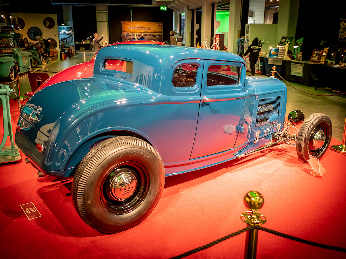 Chopped 1932 Ford 5-window Coupe Deuce hot rod