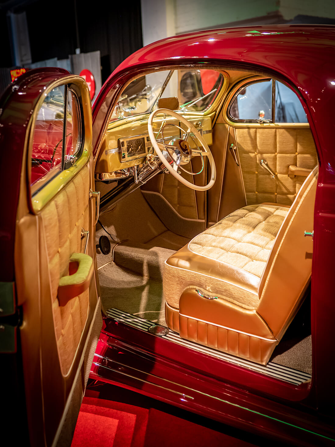 1937 Studebaker Dictator custom sisusta