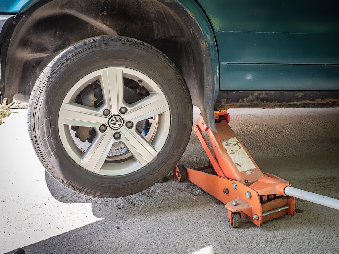 Volkswagen VW T4 auton nostaminen hallitunkilla