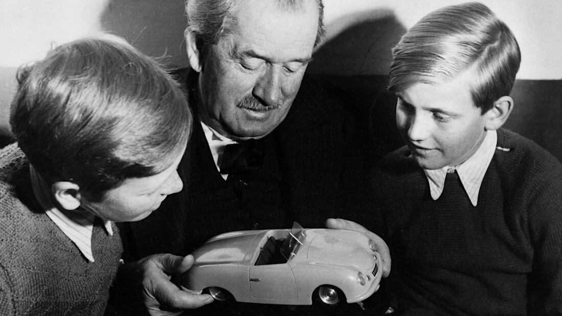 Ferdinand Alxander Porsche, Ferdinand Porsche ja Ferdinand Piech vuonna 1948.