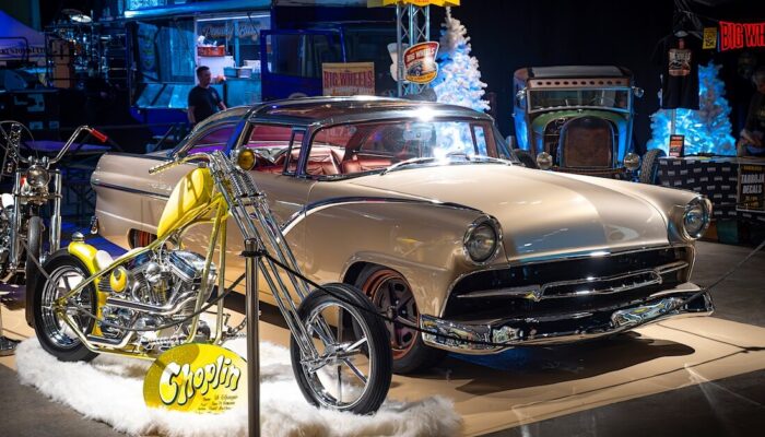Ford Crown Victoria ja H-D chopper Kustom Kulture Show 2026 tapahtumassa