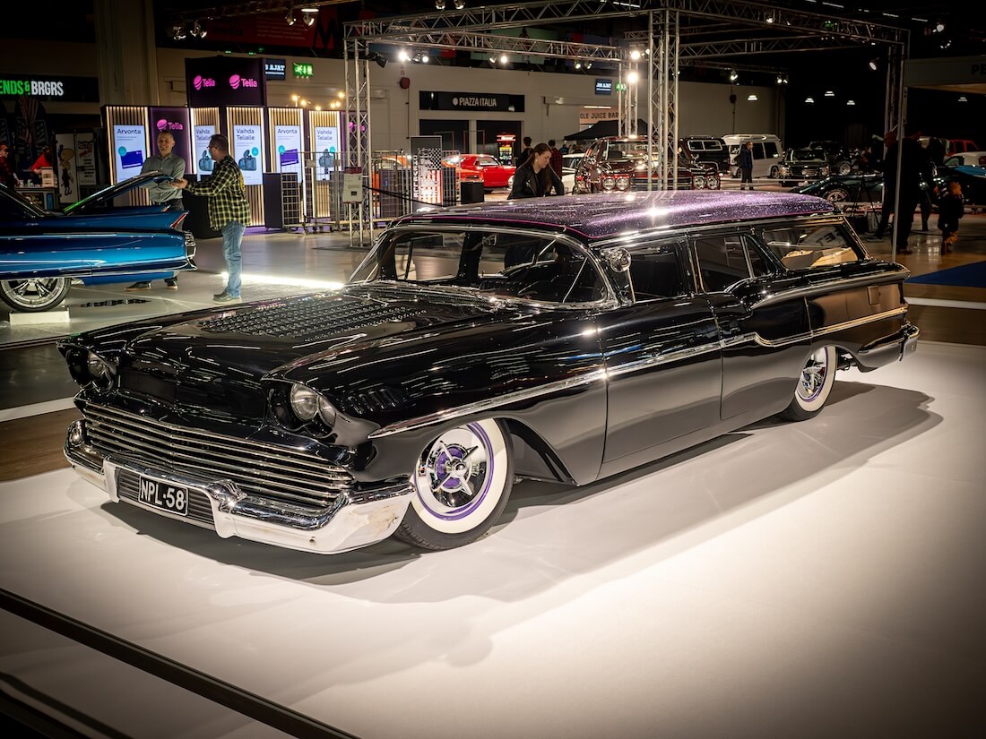 1958 Chevrolet Brockwood Custom pitkäkatto