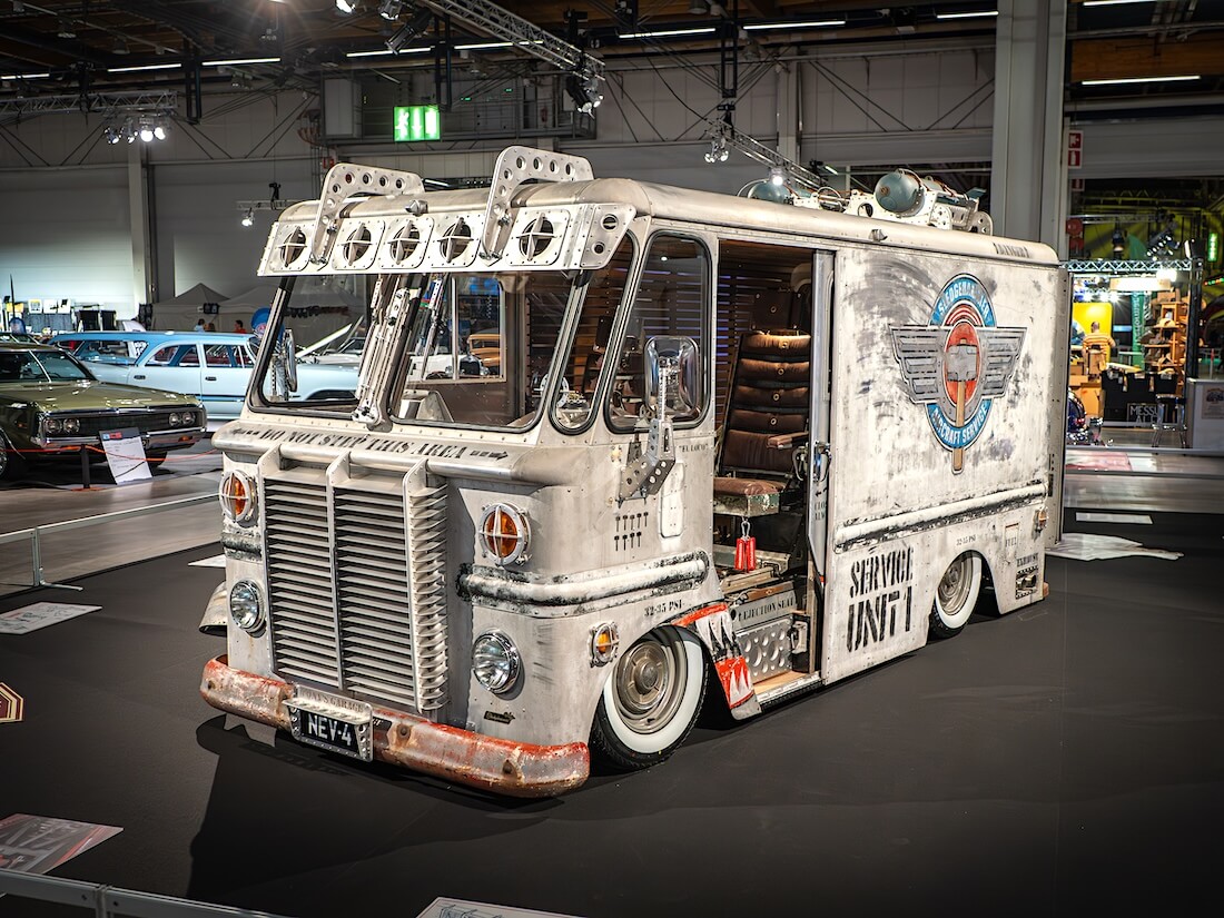 Grumman Sledgehammer lentokoneiden huoltoauto edestä